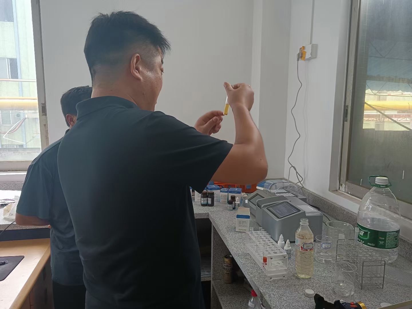 臺式多參數(shù)水質(zhì)分析測定儀ERUN-ST-MU96污水臺式多參數(shù)水質(zhì)分析測定儀_廢水臺式多參數(shù)水質(zhì)分析測定儀
